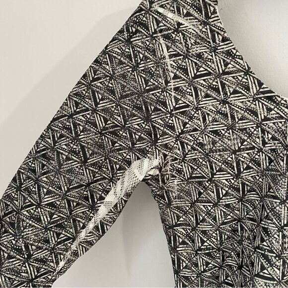 Material Girl Women’s Scoop Neck Printed Long Sleeve Copped Top size S - Picture 5 of 5